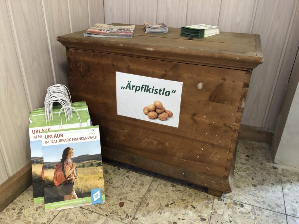 Verkaufsecke im Bobengrüner Dorfläjdla